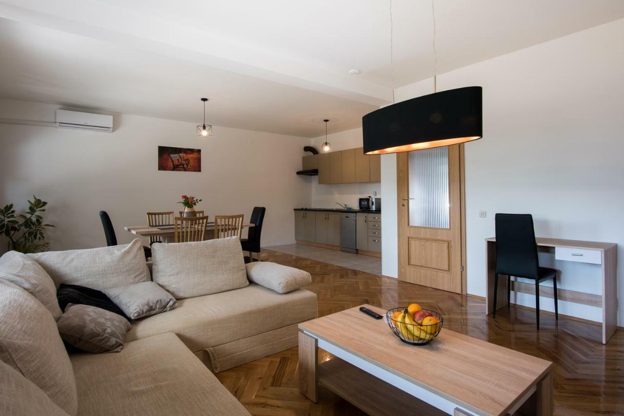 Seasons Apartmani Osijek Exterior photo
