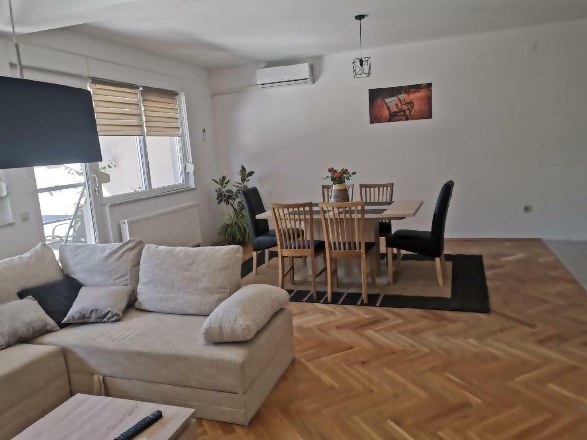 Seasons Apartmani Osijek Exterior photo