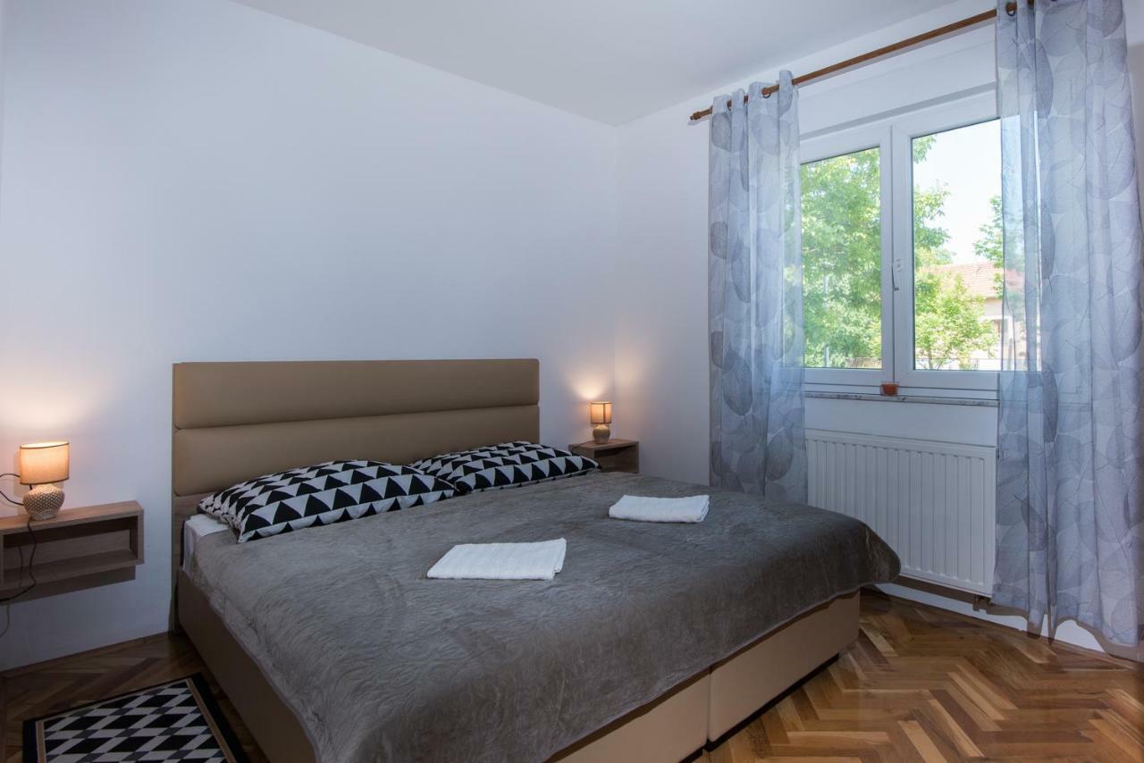 Seasons Apartmani Osijek Exterior photo