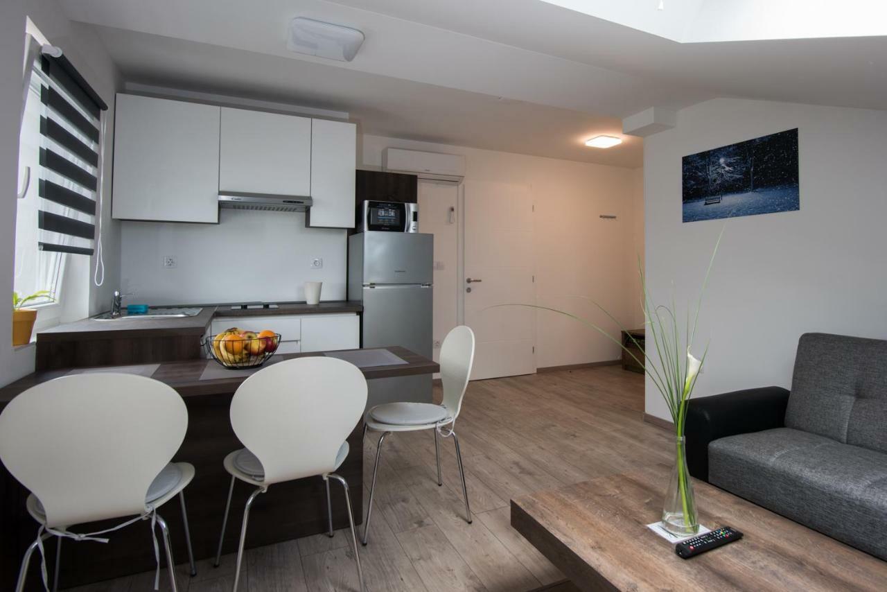 Seasons Apartmani Osijek Exterior photo